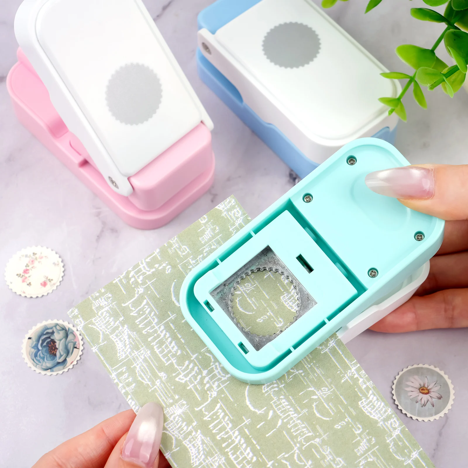 Scrapbooking - レイヤリング用郵便切手サークルペーパーパンチ（ジャンクジャーナル＆スクラップブッキング用）、ネスティングスカラップサークルレバーパンチ（カードメイキングDIY用）