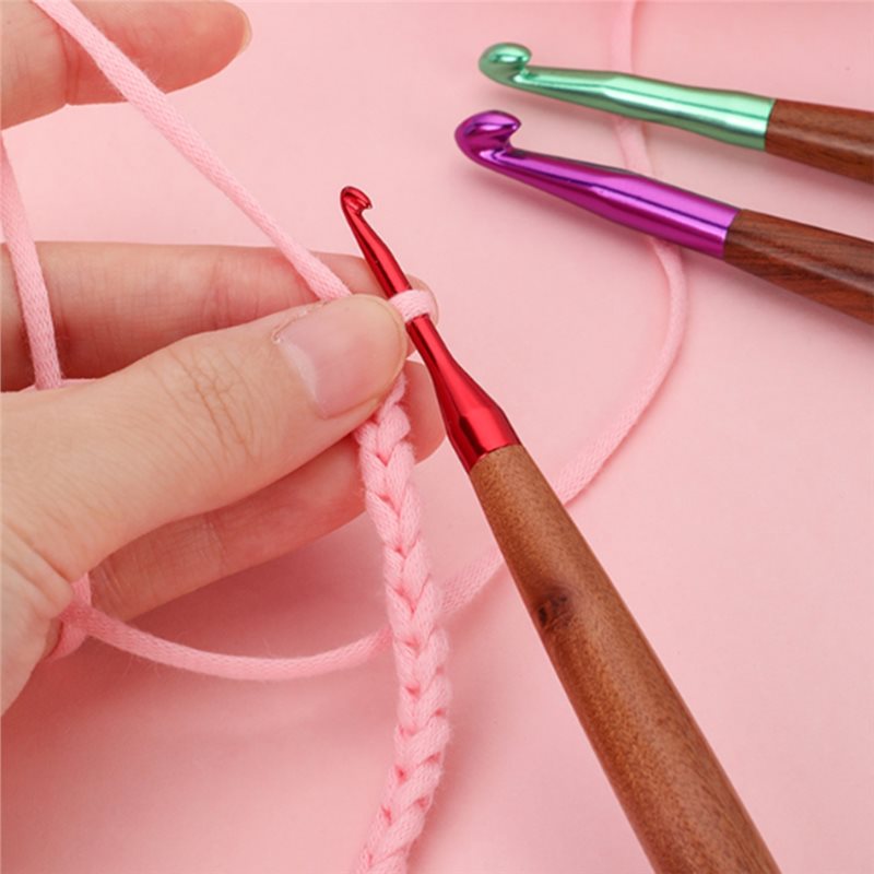 A11E-かぎ針編みフックセット、関節炎の手用の人間工学に基 - Wooden Crochet Hooks Ergonomic Handle のレビューと価格