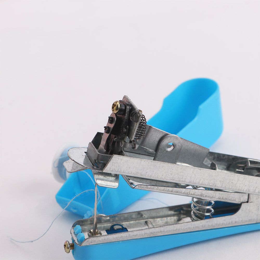 色はランダムに送られます。携帯用で操作が簡単な旅行用ハンディ - Mini Electric Sewing Machine Handheld のレビューと価格